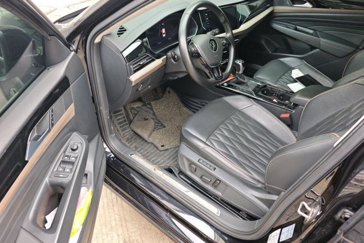 Used Volkswagen Passat 2021 330TSI Luxury Edition Driver Seat