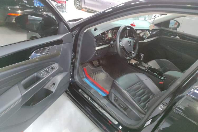 Used Volkswagen Passat 2021 330TSI Elite Edition Driver Seat