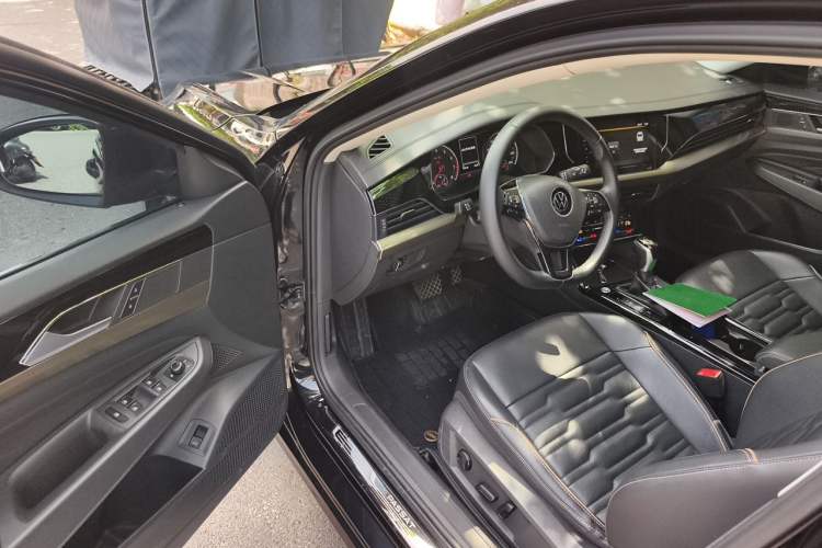 Used Volkswagen Passat 2021 330TSI Elite Edition Driver Seat
