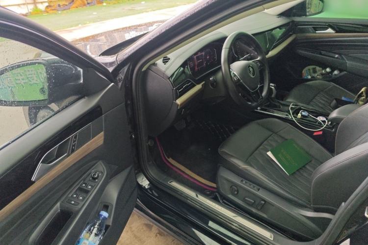 Used Volkswagen Passat 2021 330TSI Luxury Edition Driver Seat