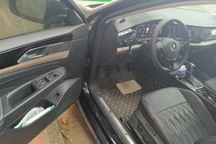 Used Volkswagen Passat 2021 330TSI Luxury Edition Driver Seat