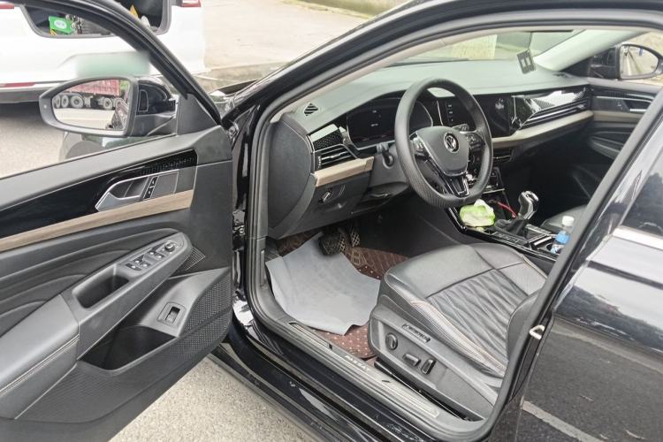 Used Volkswagen Passat 2021 330TSI Luxury Edition Driver Seat