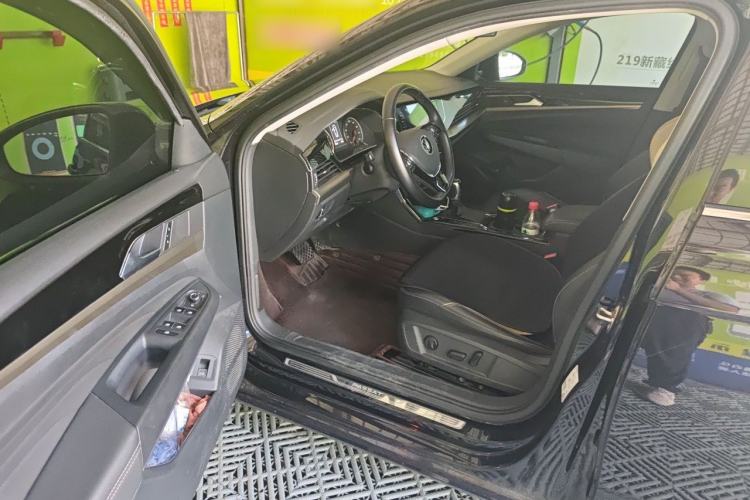 Used Volkswagen Passat 2021 330TSI Elite Edition Driver Seat