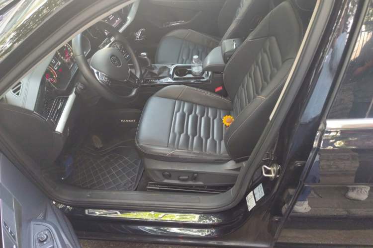 Used Volkswagen Passat 2021 330TSI Elite Edition Driver Seat