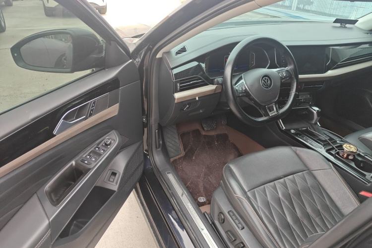 Used Volkswagen Passat 2021 330TSI Luxury Edition Driver Seat
