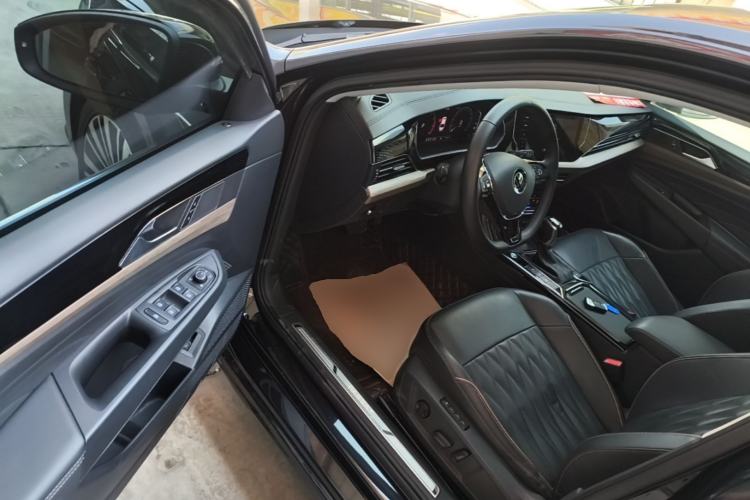 Used Volkswagen Passat 2021 330TSI Luxury Edition Driver Seat
