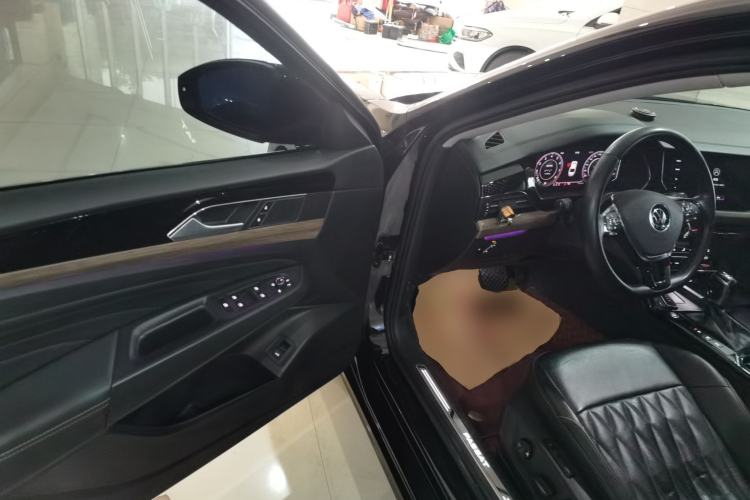 Used Volkswagen Passat 2021 330TSI Luxury Edition Driver Seat