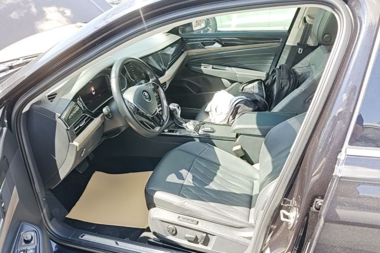 Used Volkswagen Passat 2021 330TSI Luxury Edition Driver Seat