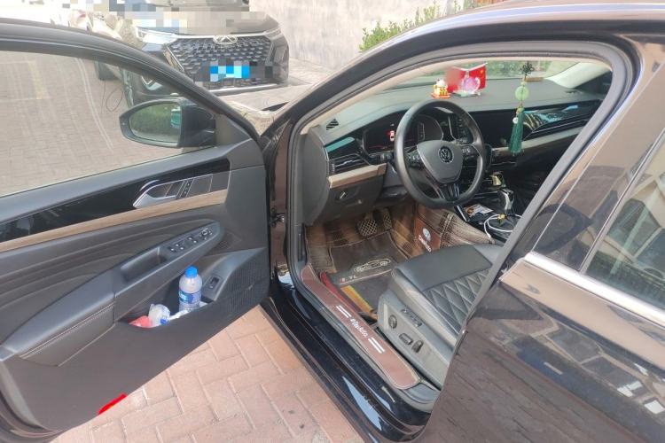 Used Volkswagen Passat 2021 330TSI Luxury Edition Driver Seat