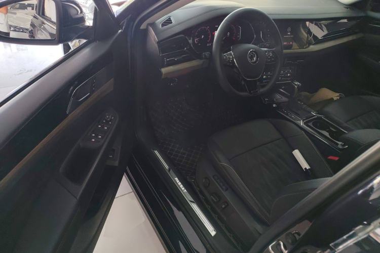 Used Volkswagen Passat 2021 330TSI Luxury Edition Driver Seat