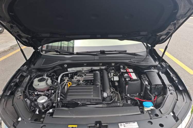 Used Volkswagen Passat 2021 280TSI Business Edition Engine Bay