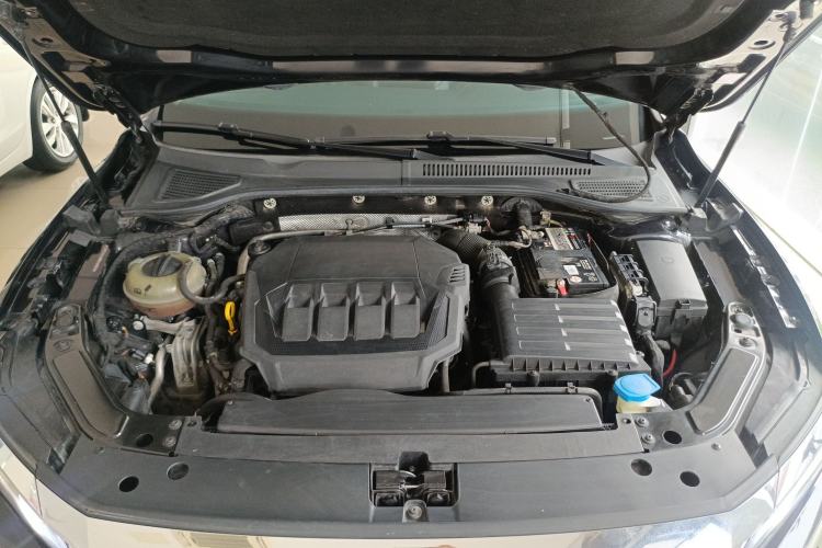 Used Volkswagen Passat 2021 330TSI Luxury Edition Engine Bay