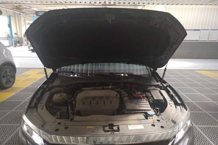 Used Volkswagen Passat 2021 330TSI Luxury Edition Engine Bay