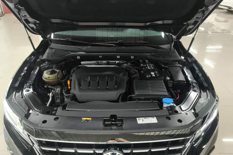 Used Volkswagen Passat 2021 330TSI Elite Edition Engine Bay