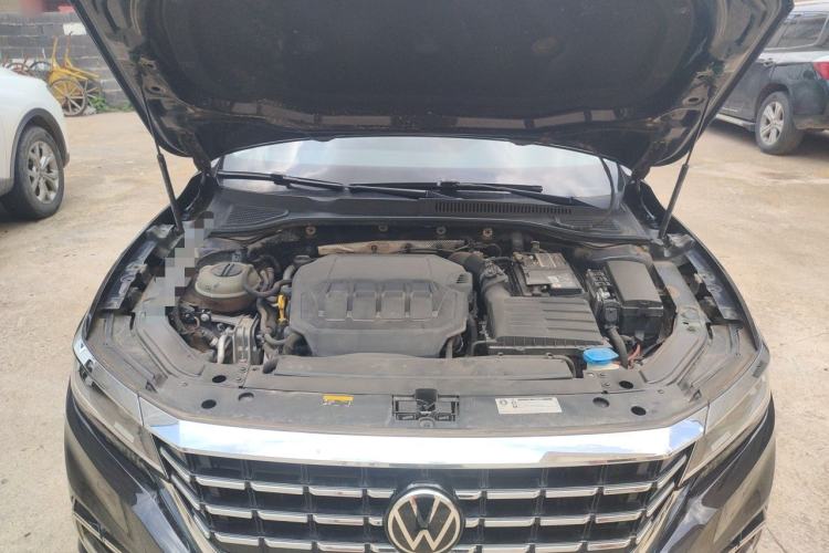 Used Volkswagen Passat 2021 330TSI Luxury Edition Engine Bay