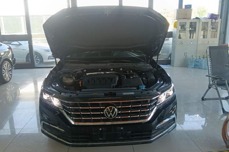 Used Volkswagen Passat 2021 330TSI Luxury Edition Engine Bay