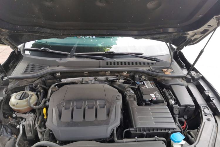 Used Volkswagen Passat 2021 330TSI Luxury Edition Engine Bay