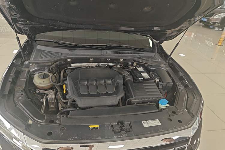 Used Volkswagen Passat 2021 330TSI Elite Edition Engine Bay