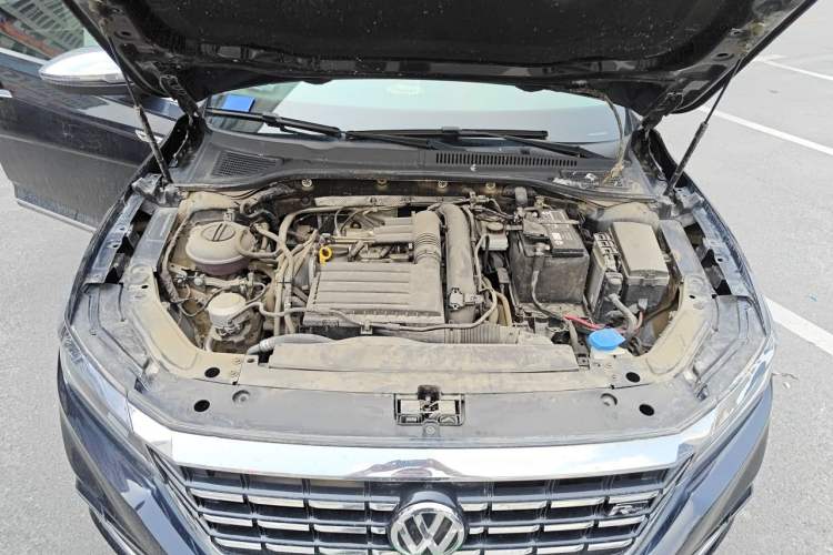 Used Volkswagen Passat 2021 280TSI Business Edition Engine Bay