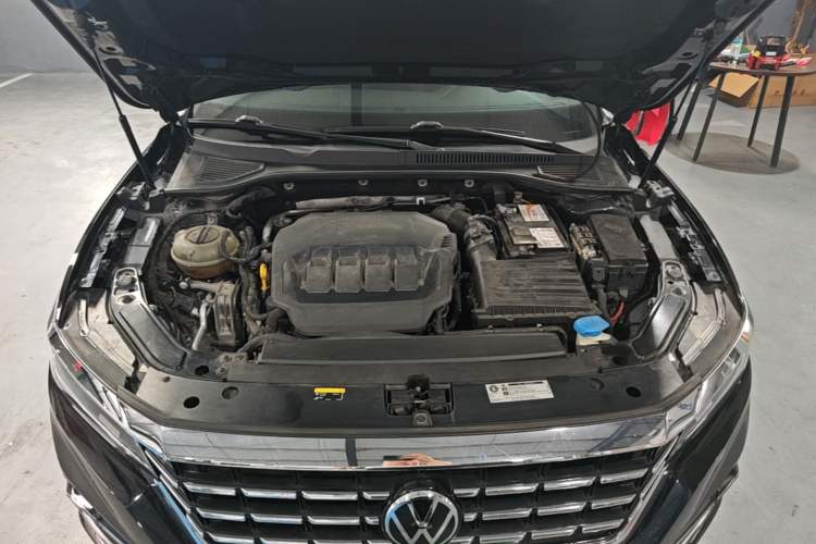 Used Volkswagen Passat 2021 330TSI Elite Edition Engine Bay