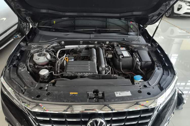Used Volkswagen Passat 2021 280TSI Business Edition Engine Bay