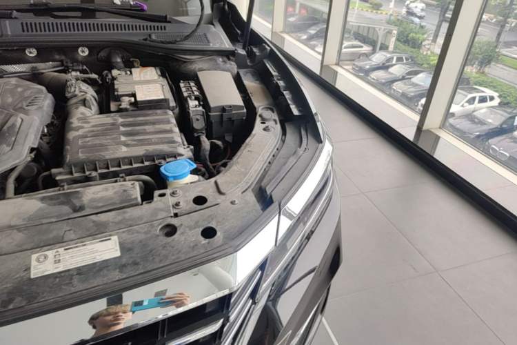 Used Volkswagen Passat 2021 330TSI Elite Edition Engine Bay Left