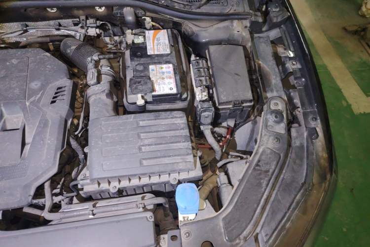 Used Volkswagen Passat 2021 330TSI Luxury Edition Engine Bay Left