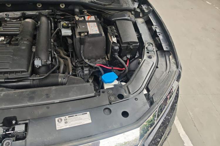 Used Volkswagen Passat 2021 280TSI Business Edition Engine Bay Left