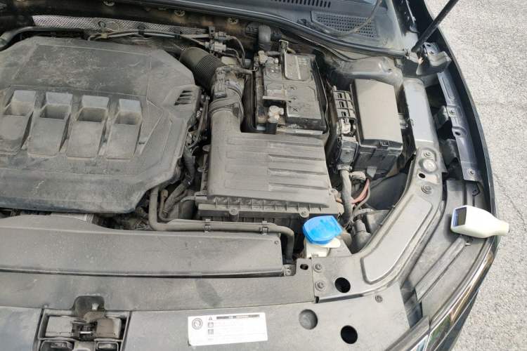 Used Volkswagen Passat 2021 330TSI Luxury Edition Engine Bay Left