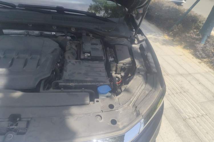 Used Volkswagen Passat 2021 330TSI Luxury Edition Engine Bay Left