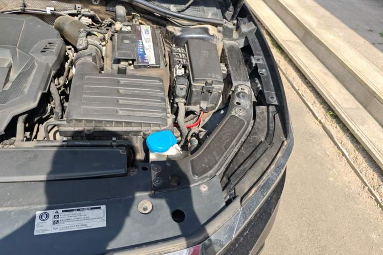 Used Volkswagen Passat 2021 330TSI Luxury Edition Engine Bay Left