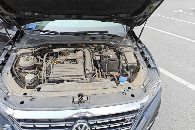 Used Volkswagen Passat 2021 280TSI Business Edition Engine Bay Left