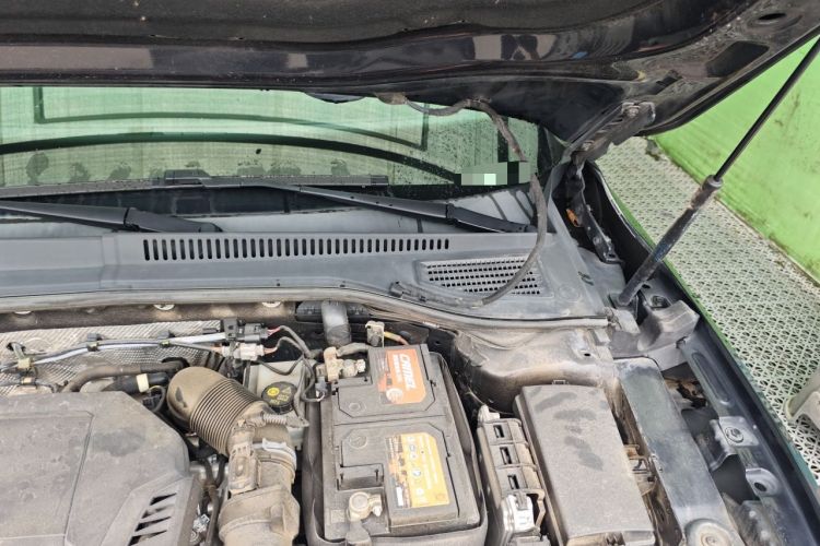 Used Volkswagen Passat 2021 330TSI Luxury Edition Engine Bay Left