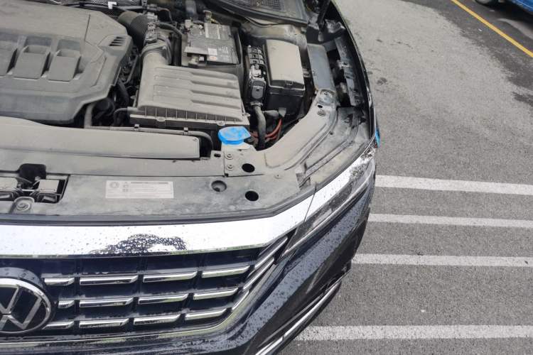 Used Volkswagen Passat 2021 330TSI Elite Edition Engine Bay Left