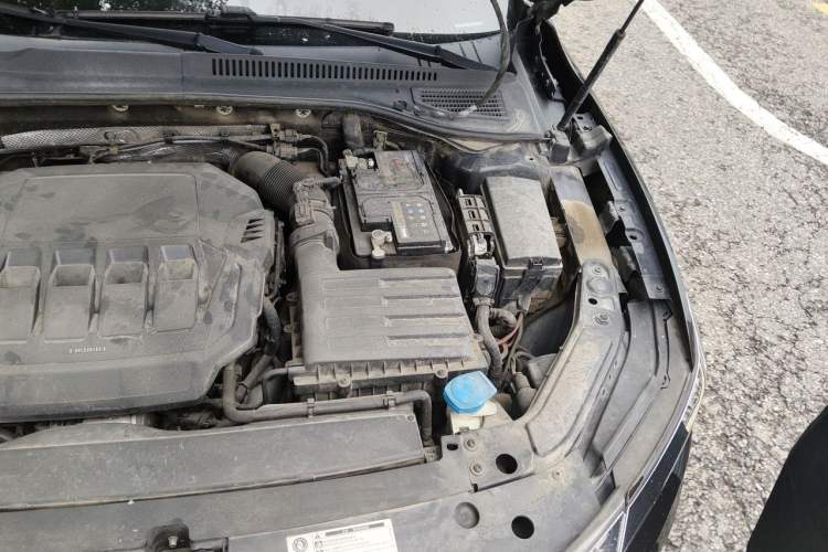 Used Volkswagen Passat 2021 330TSI Luxury Edition Engine Bay Left