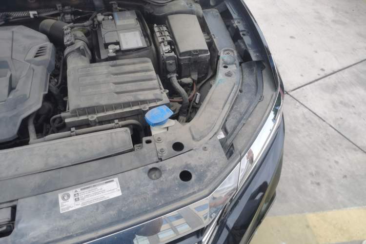 Used Volkswagen Passat 2021 330TSI Elite Edition Engine Bay Left