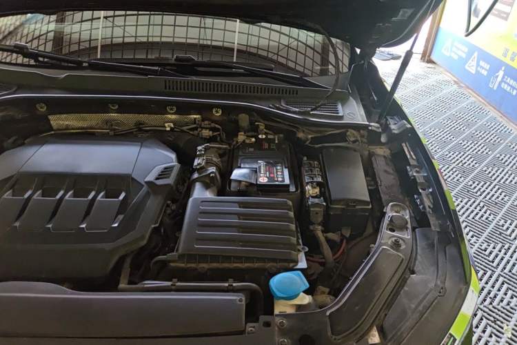 Used Volkswagen Passat 2021 330TSI Elite Edition Engine Bay Left