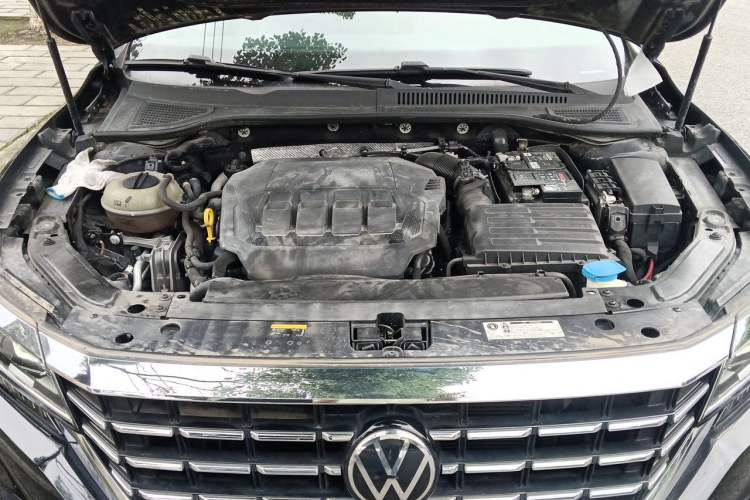 Used Volkswagen Passat 2021 330TSI Luxury Edition Engine Bay