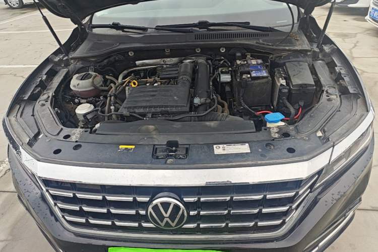 Used Volkswagen Passat 2021 280TSI Business Edition Engine Bay