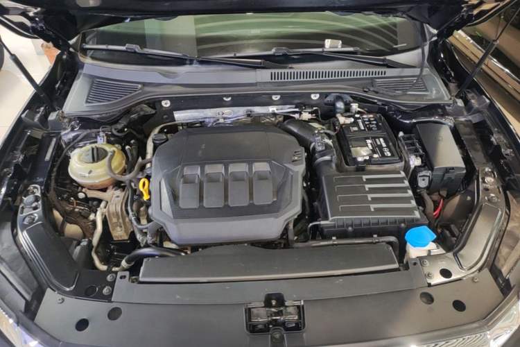 Used Volkswagen Passat 2021 330TSI Luxury Edition Engine Bay