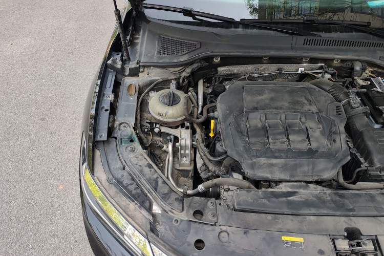 Used Volkswagen Passat 2021 330TSI Elite Edition Engine Bay Right