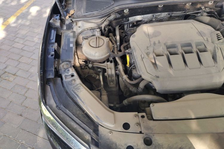 Used Volkswagen Passat 2021 330TSI Luxury Edition Engine Bay Right