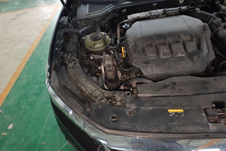 Used Volkswagen Passat 2021 330TSI Luxury Edition Engine Bay Right