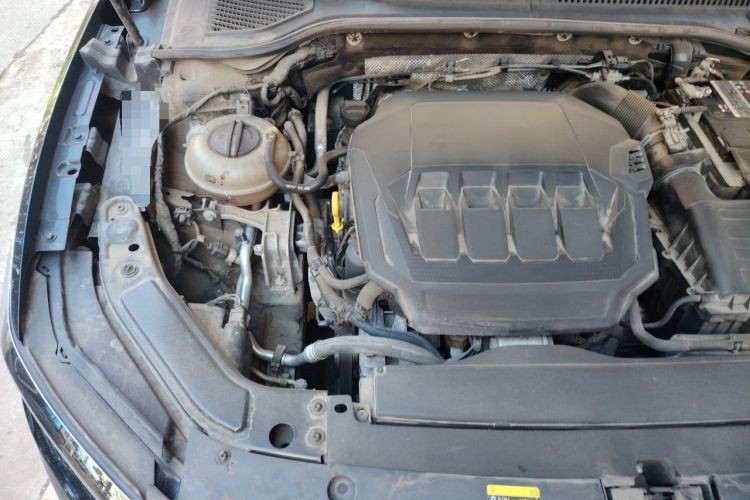 Used Volkswagen Passat 2021 330TSI Luxury Edition Engine Bay Right