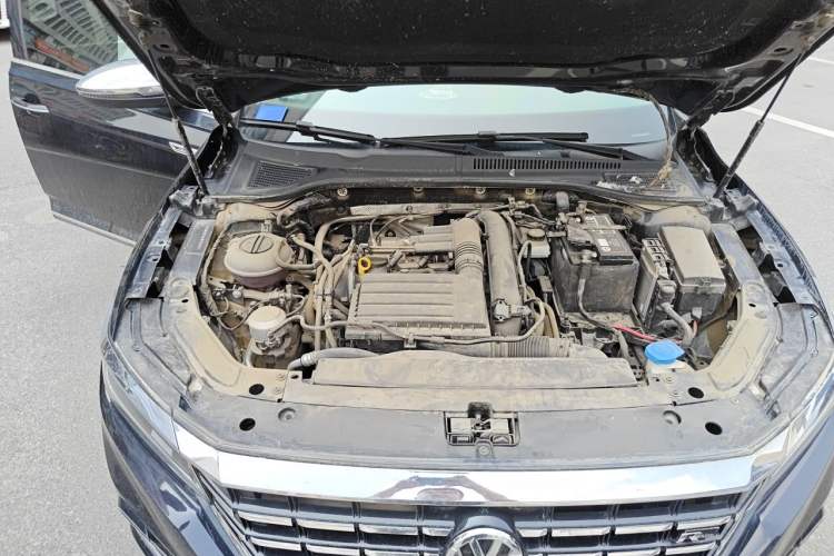 Used Volkswagen Passat 2021 280TSI Business Edition Engine Bay Right