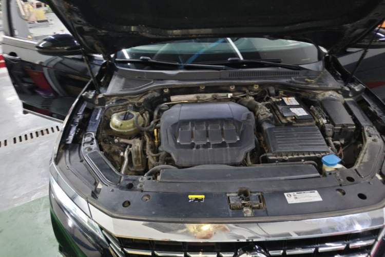 Used Volkswagen Passat 2021 330TSI Elite Edition Engine Bay Right