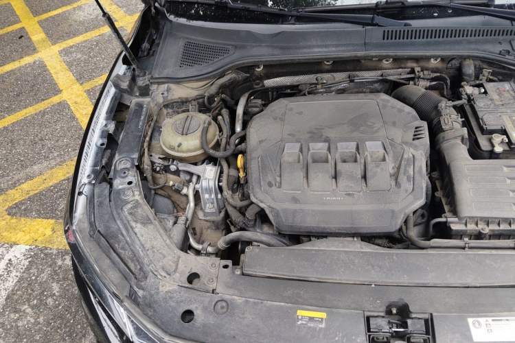Used Volkswagen Passat 2021 330TSI Luxury Edition Engine Bay Right