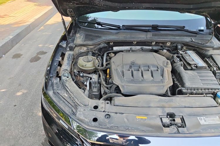 Used Volkswagen Passat 2021 330TSI Luxury Edition Engine Bay Right