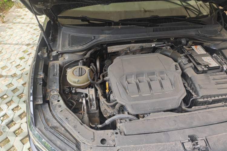 Used Volkswagen Passat 2021 330TSI Luxury Edition Engine Bay Right