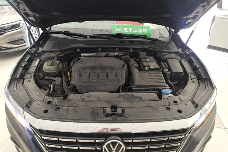 Used Volkswagen Passat 2021 330TSI Luxury Edition Engine Bay